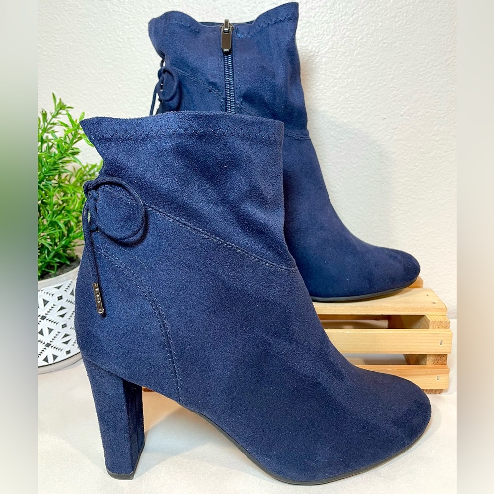 Circus by Sam Edelman “Janet” Navy Royal Blue Vegan Suede Ankle Booties Sz 8.5